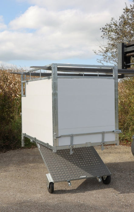 Kälberbox groß – mit oder ohne schwenkbarem Boden